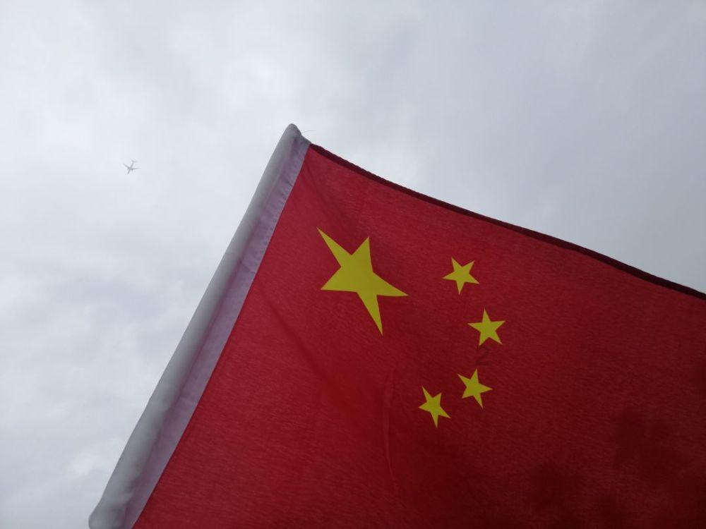 雍正在被八王逼宫的时候，十三爷去了之后是如何扭转局面的？